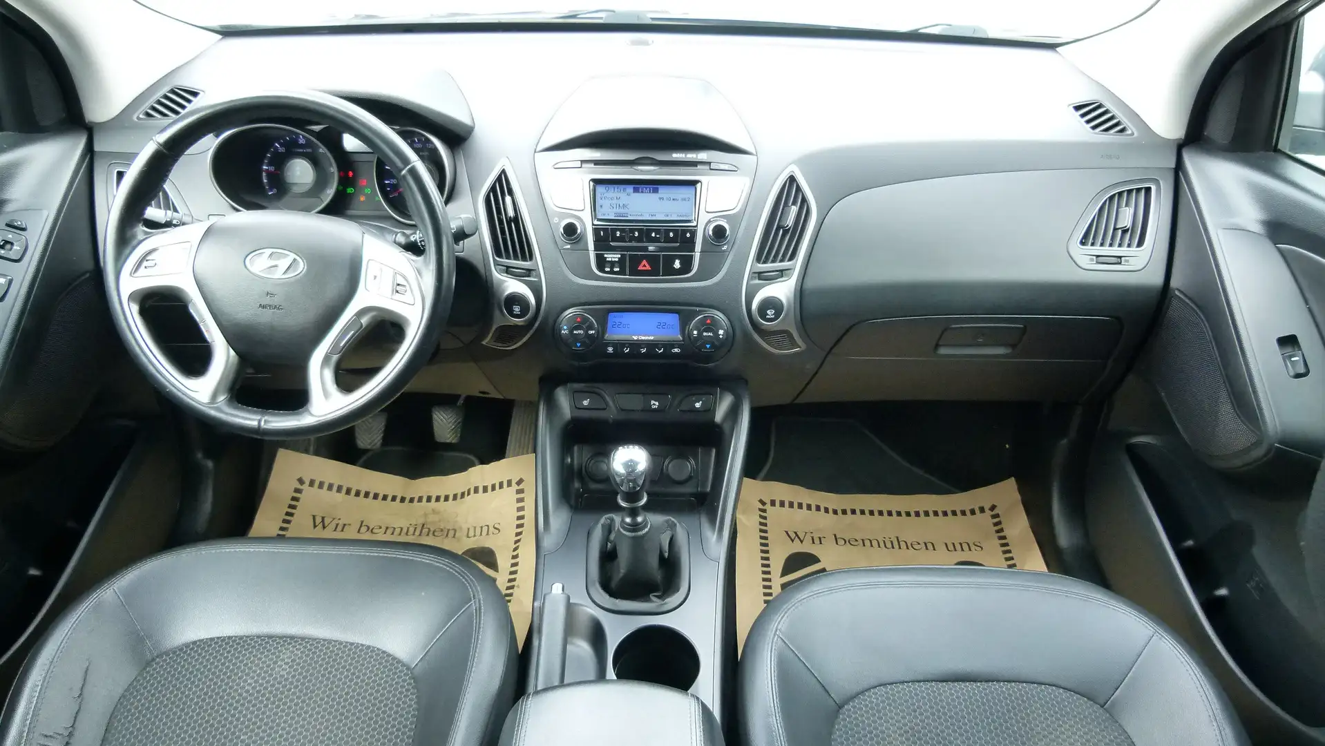 Hyundai iX35 1,7 CRDi *AHK*LEDER*TEMPOMAT*SHZ* Grigio - 2