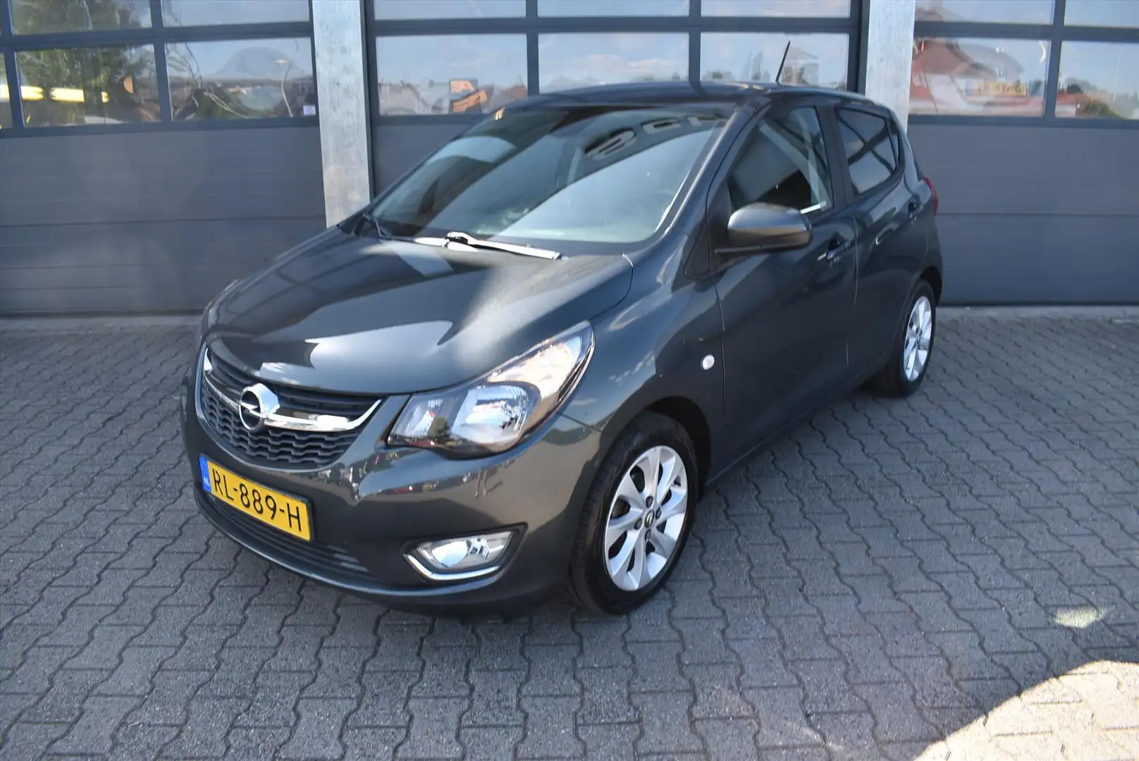 Opel Karl 1.0 ecoFLEX 75pk Cosmo Grijs - 1