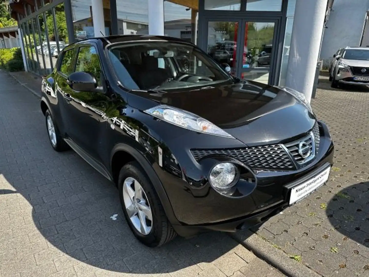 Nissan Juke 94PS 5MT Benzin Klimaanlage CD/AUX ISOFIX Zwart - 1