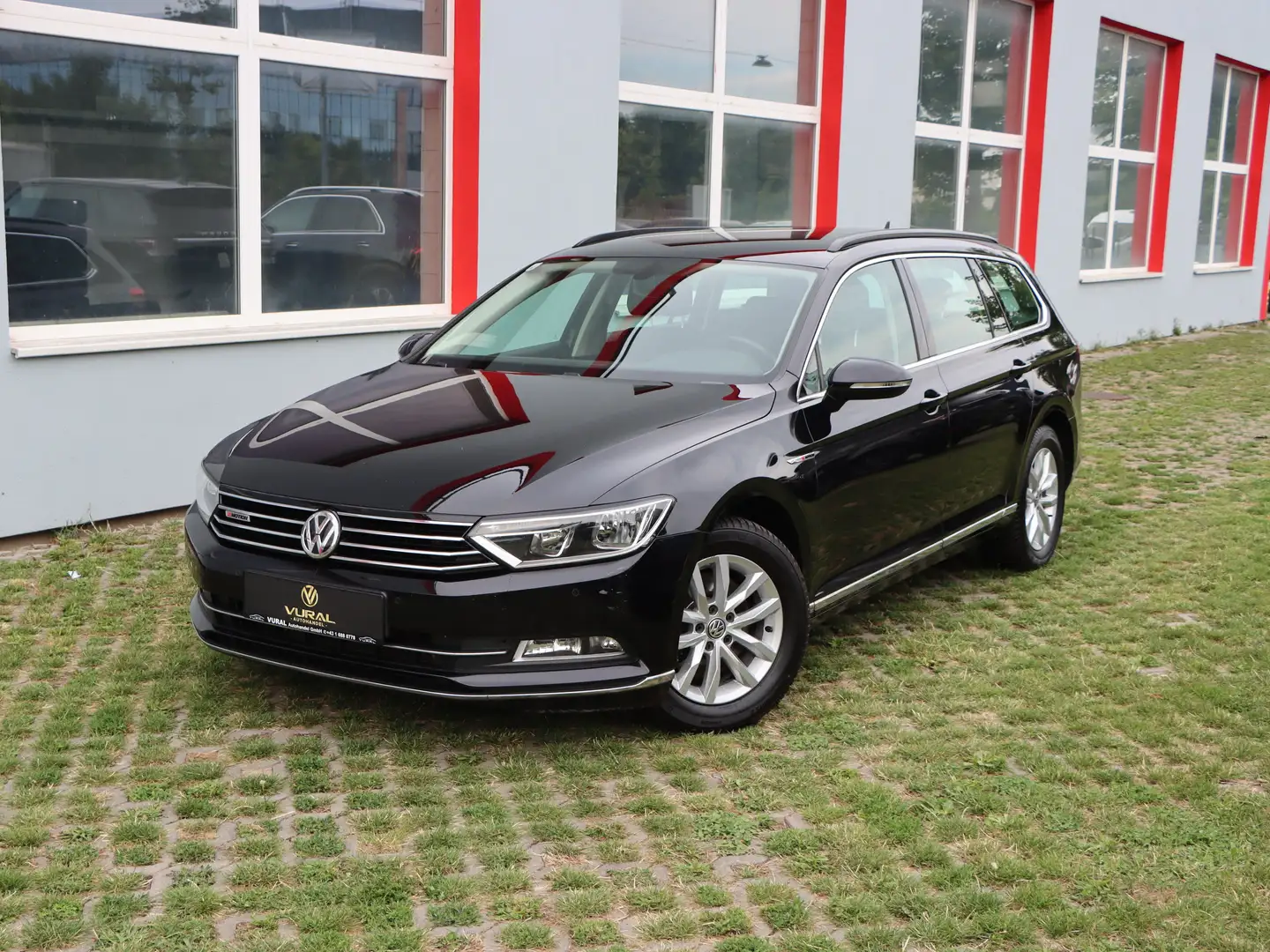 Volkswagen Passat Variant Comfortline | 4Motion | NAVI | LEDER | LED | Schwarz - 1