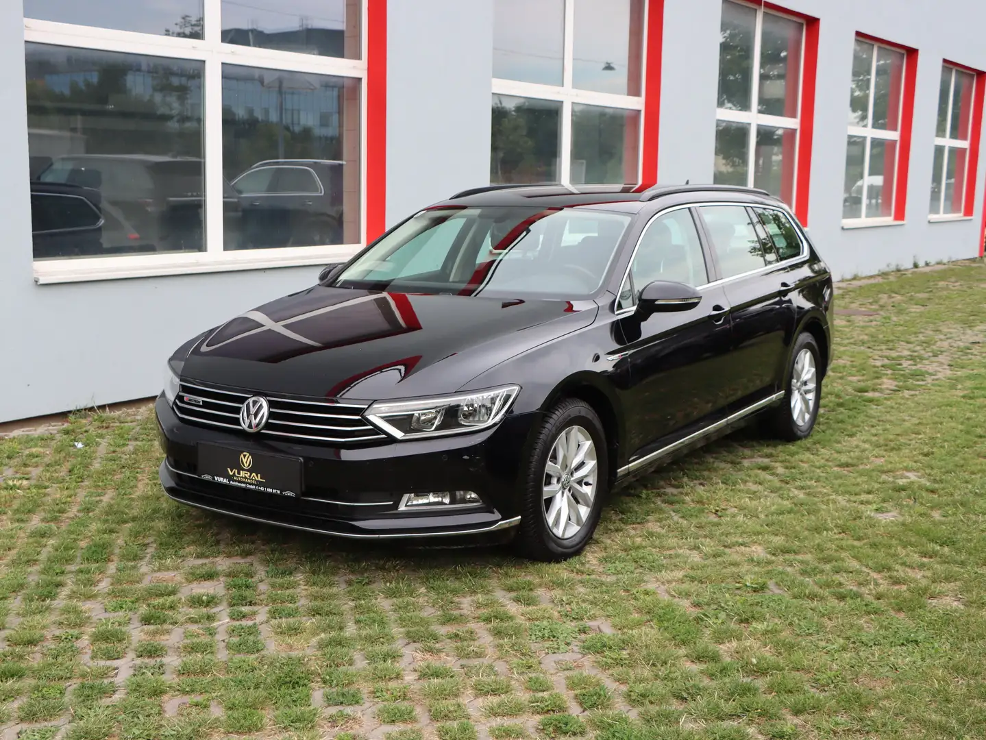 Volkswagen Passat Variant Comfortline | 4Motion | NAVI | LEDER | LED | Schwarz - 2