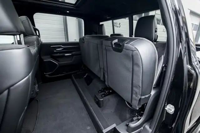 RAM 1500 Ram 1500 Laramie Sport Crew Cab 5'7''-Bed 4x4 Ansicht 36