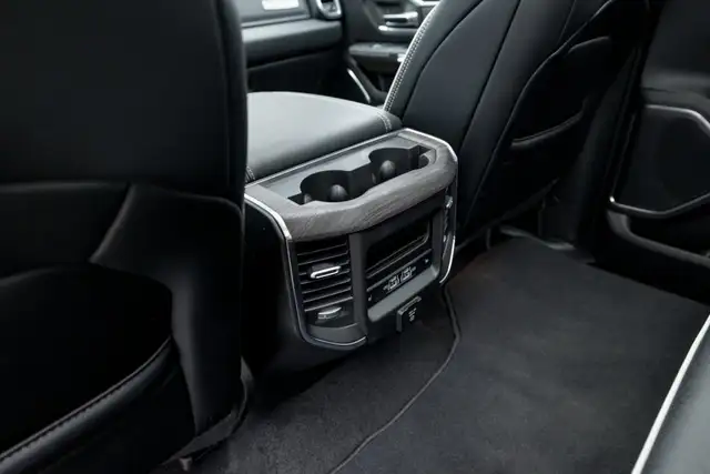 RAM 1500 Ram 1500 Laramie Sport Crew Cab 5'7''-Bed 4x4 Ansicht 37