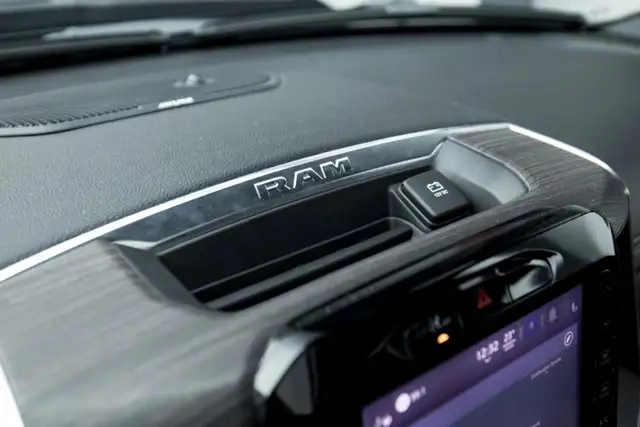 RAM 1500 Ram 1500 Laramie Sport Crew Cab 5'7''-Bed 4x4 Ansicht 19