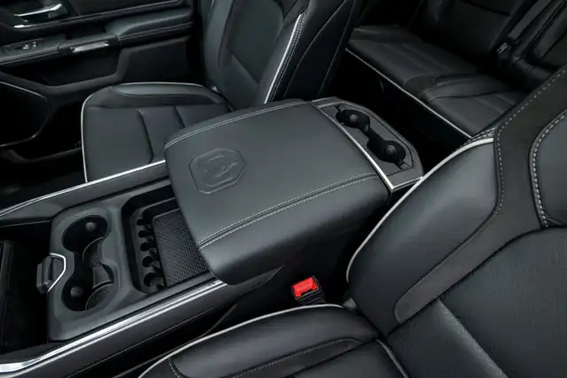 RAM 1500 Ram 1500 Laramie Sport Crew Cab 5'7''-Bed 4x4 Ansicht 29