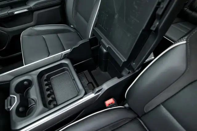 RAM 1500 Ram 1500 Laramie Sport Crew Cab 5'7''-Bed 4x4 Ansicht 31