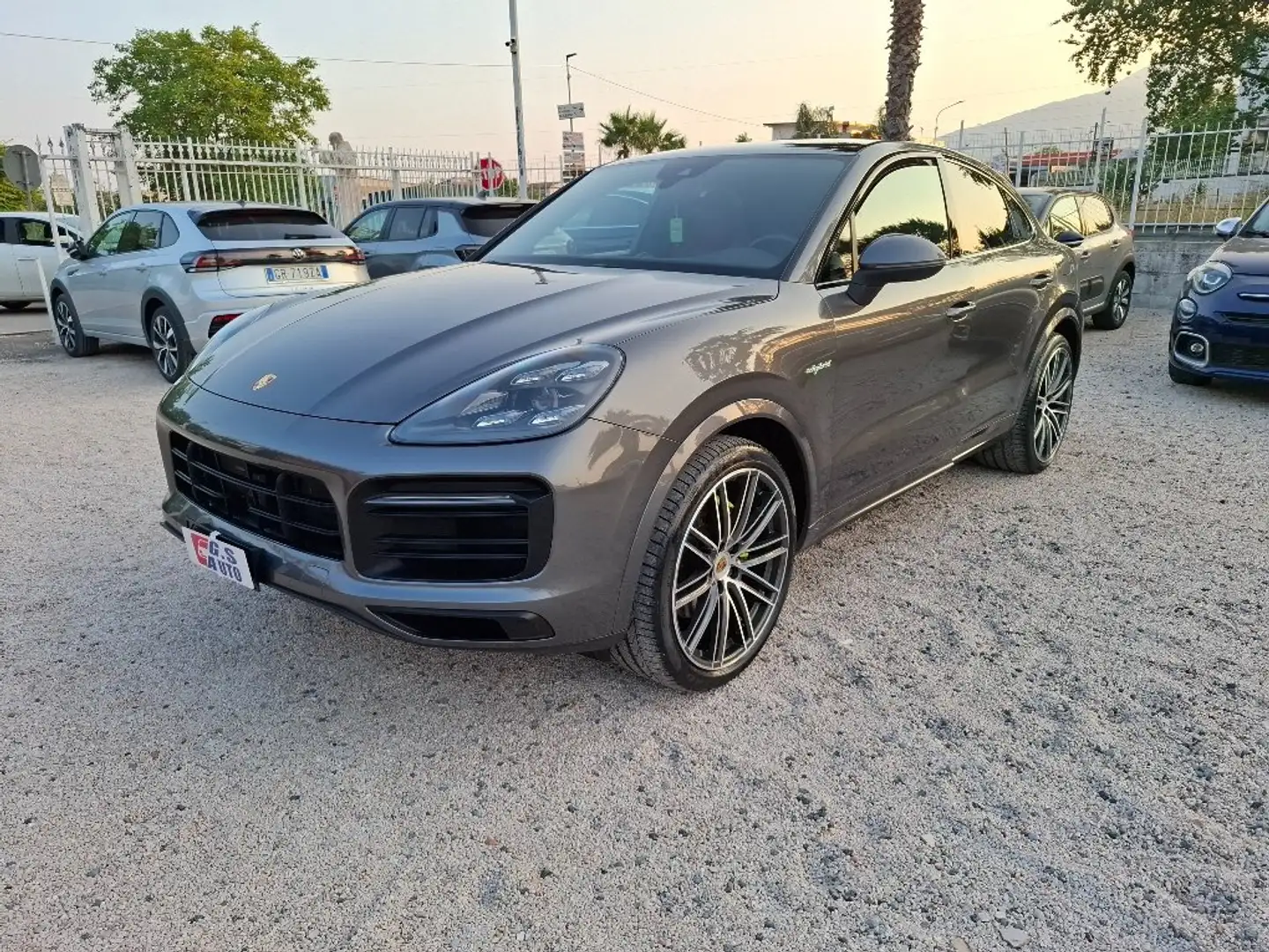 Porsche Cayenne Cayenne Coupe 3.0 e-hybrid tiptronic Grigio - 1