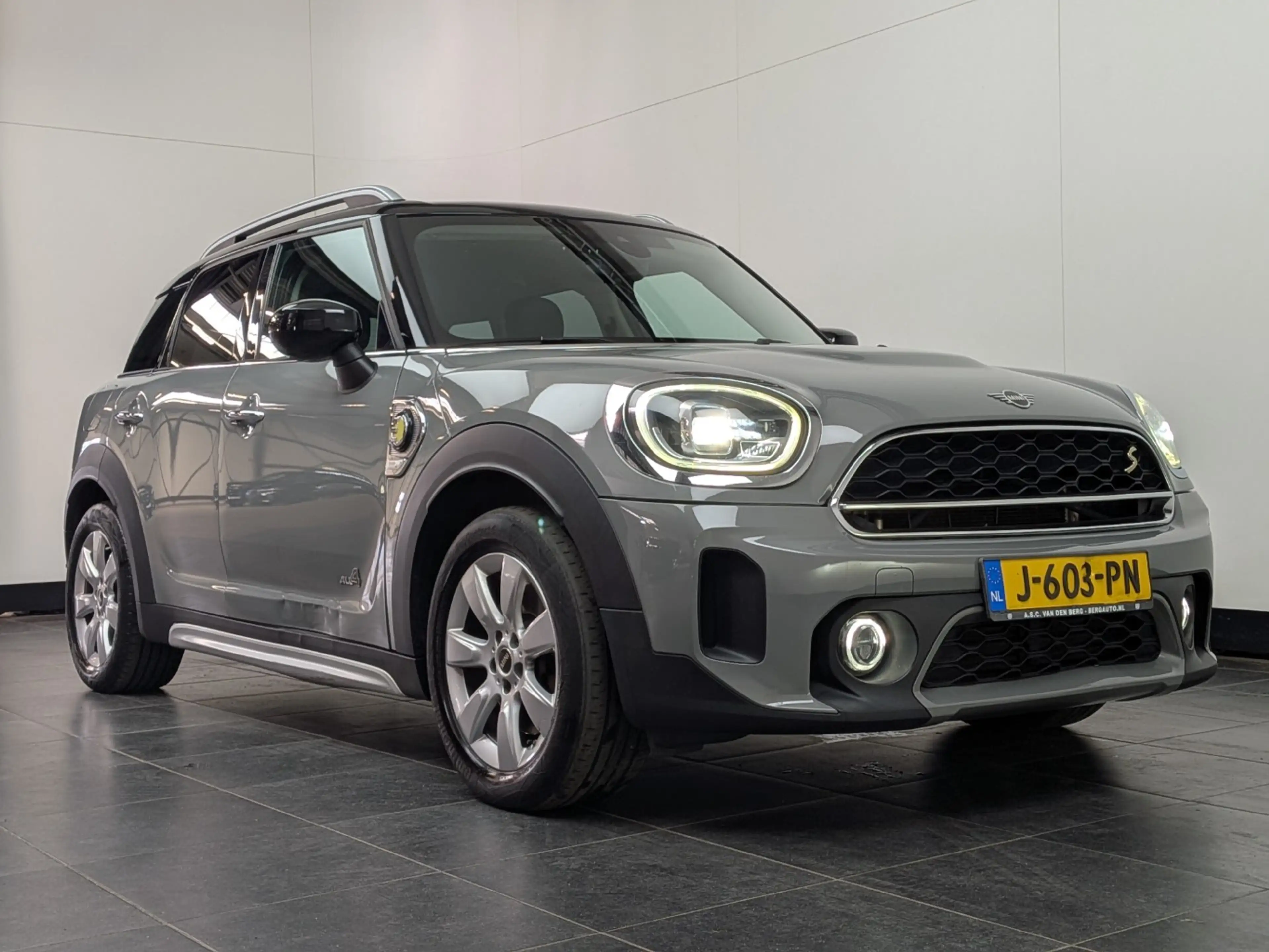 MINI Cooper SE Countryman 2.0 ALL4 l Navigatie l Parkeersensoren l Apple Car — photo 2