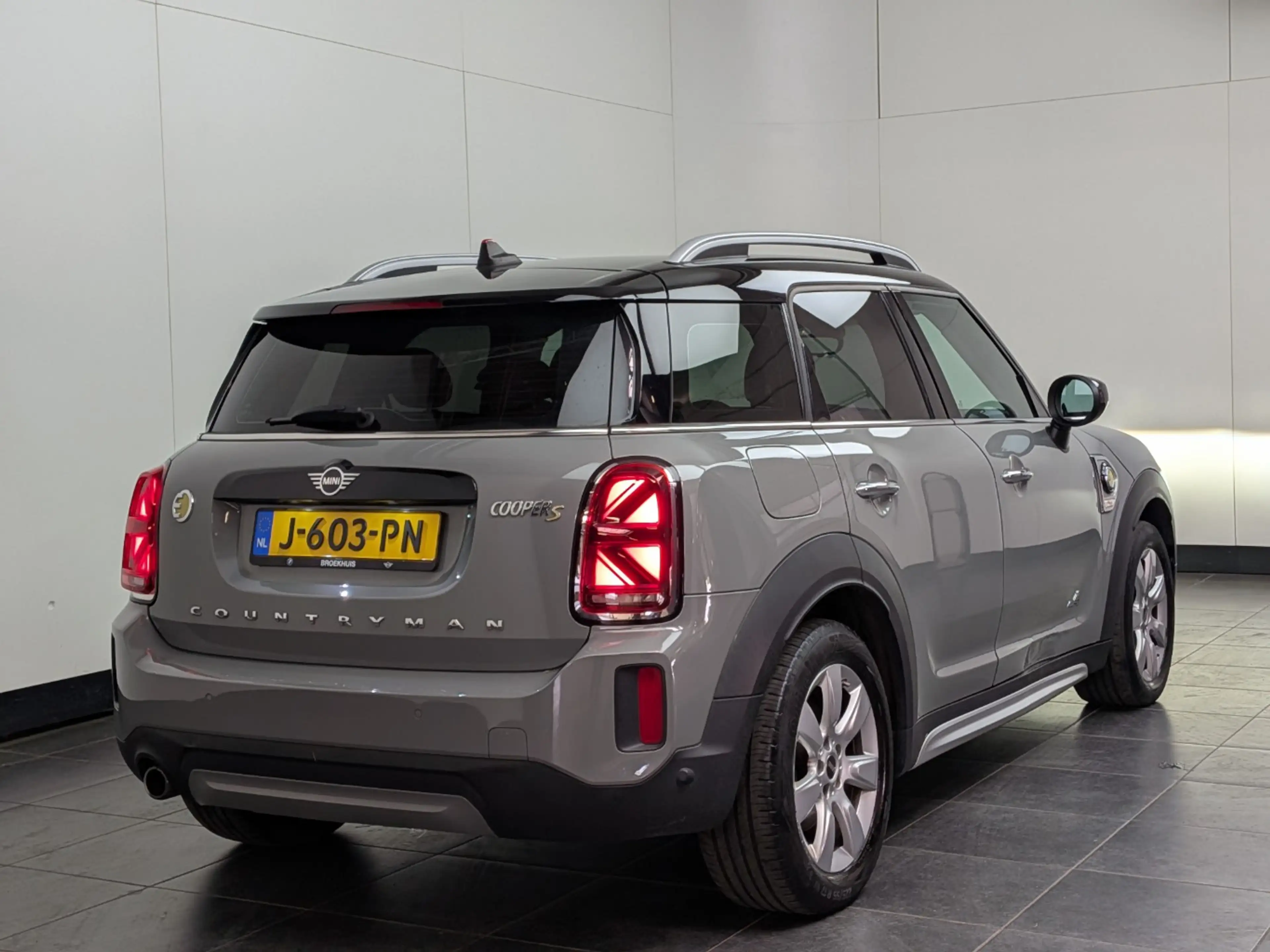 MINI Cooper SE Countryman 2.0 ALL4 l Navigatie l Parkeersensoren l Apple Car — photo 3