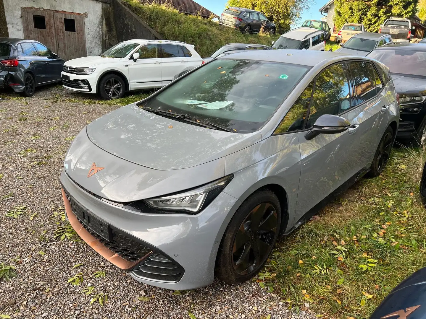 CUPRA Born 150 kW Navi 19" Pilot XL Cargo Pack Šedá - 1