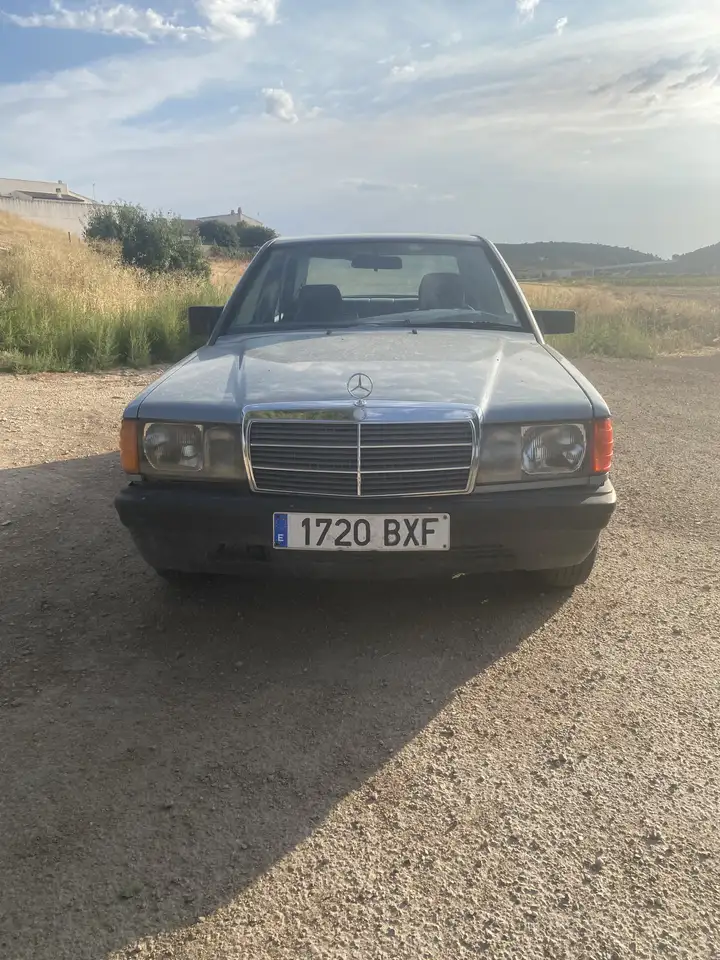 Mercedes-Benz 190E 2.0, foto 1