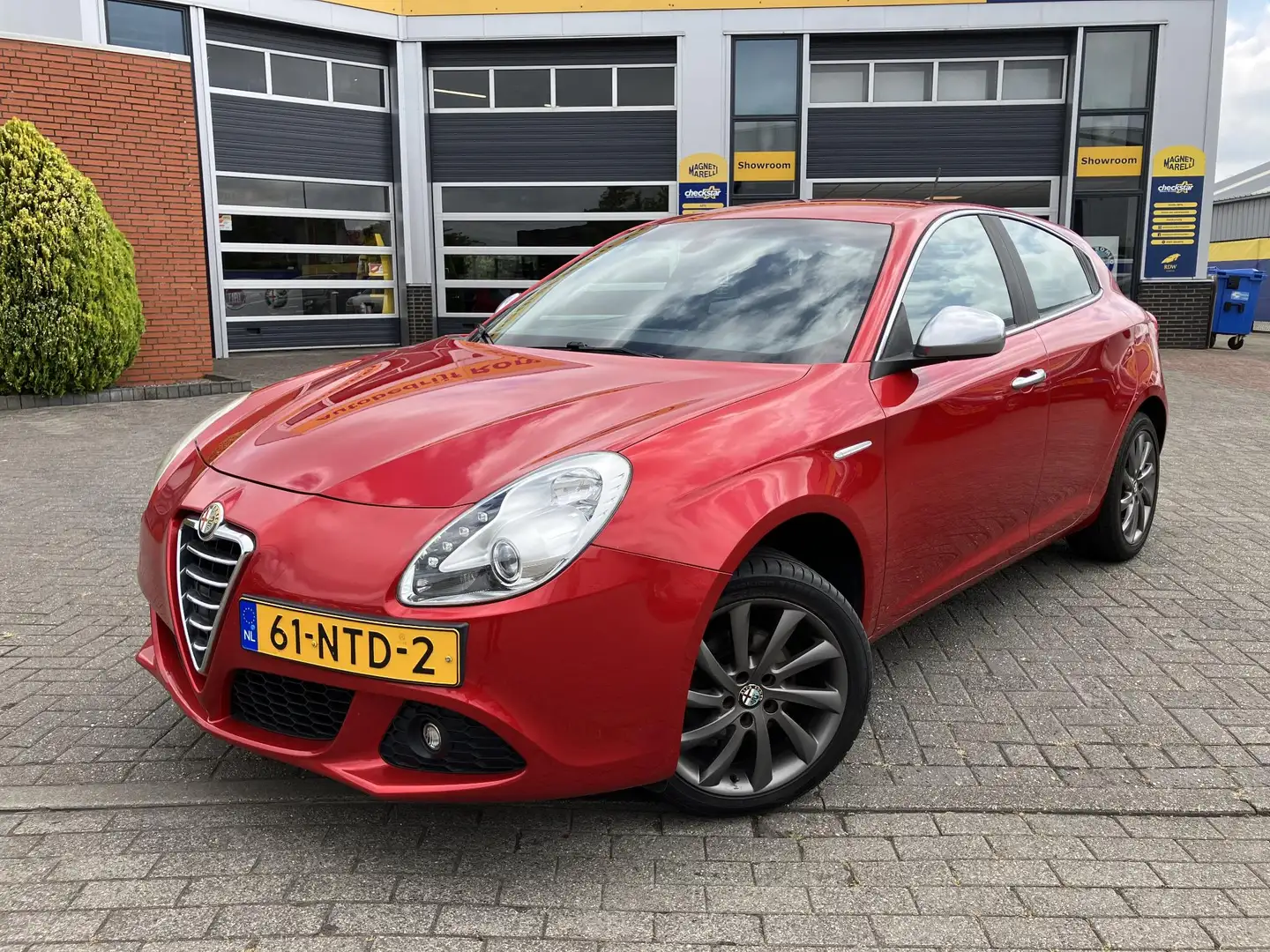 Alfa Romeo Giulietta 1.4 T Distinctive | Rosso Competizione | Cruise co Rood - 2