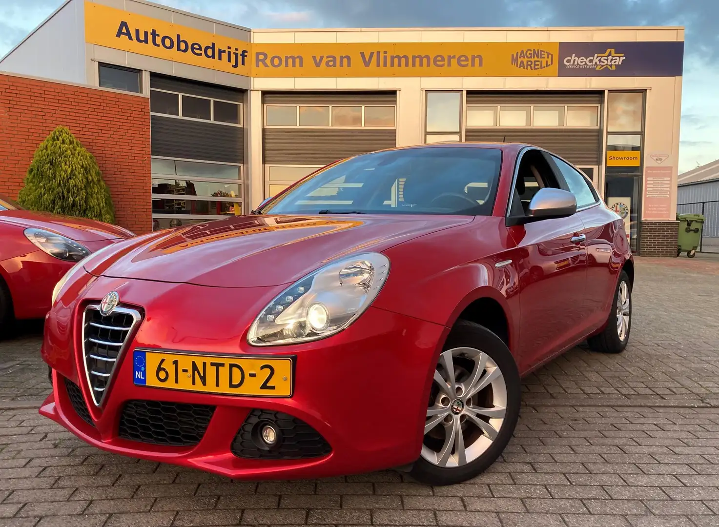 Alfa Romeo Giulietta 1.4 T Distinctive | Rosso Competizione | Rot - 1