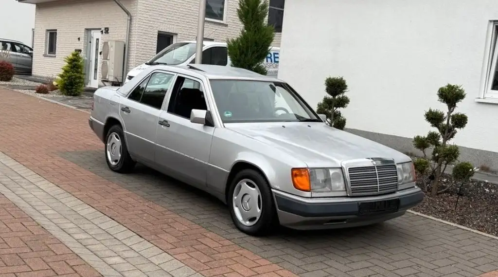 Mercedes-Benz E 230 1992 из Европы — купить под ключ