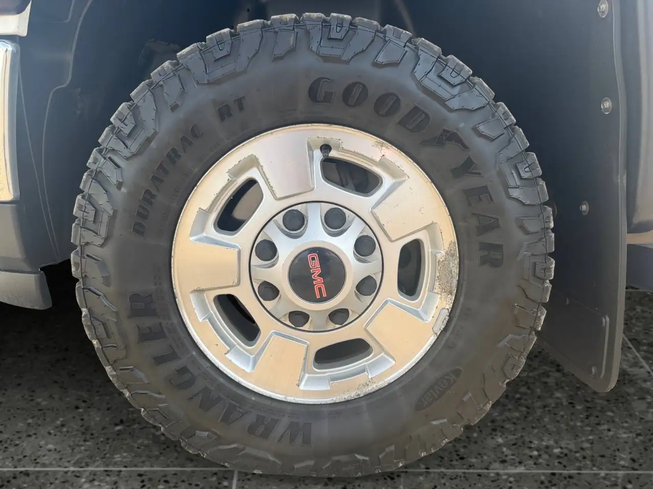 GMC Sierra 2500HD photo GMC Sierra 2500HD