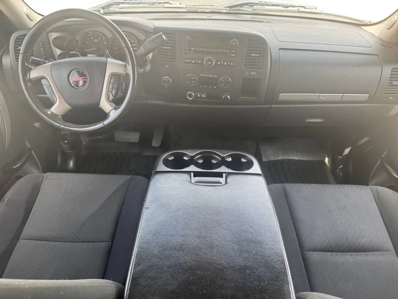 GMC Sierra 2500HD photo GMC Sierra 2500HD
