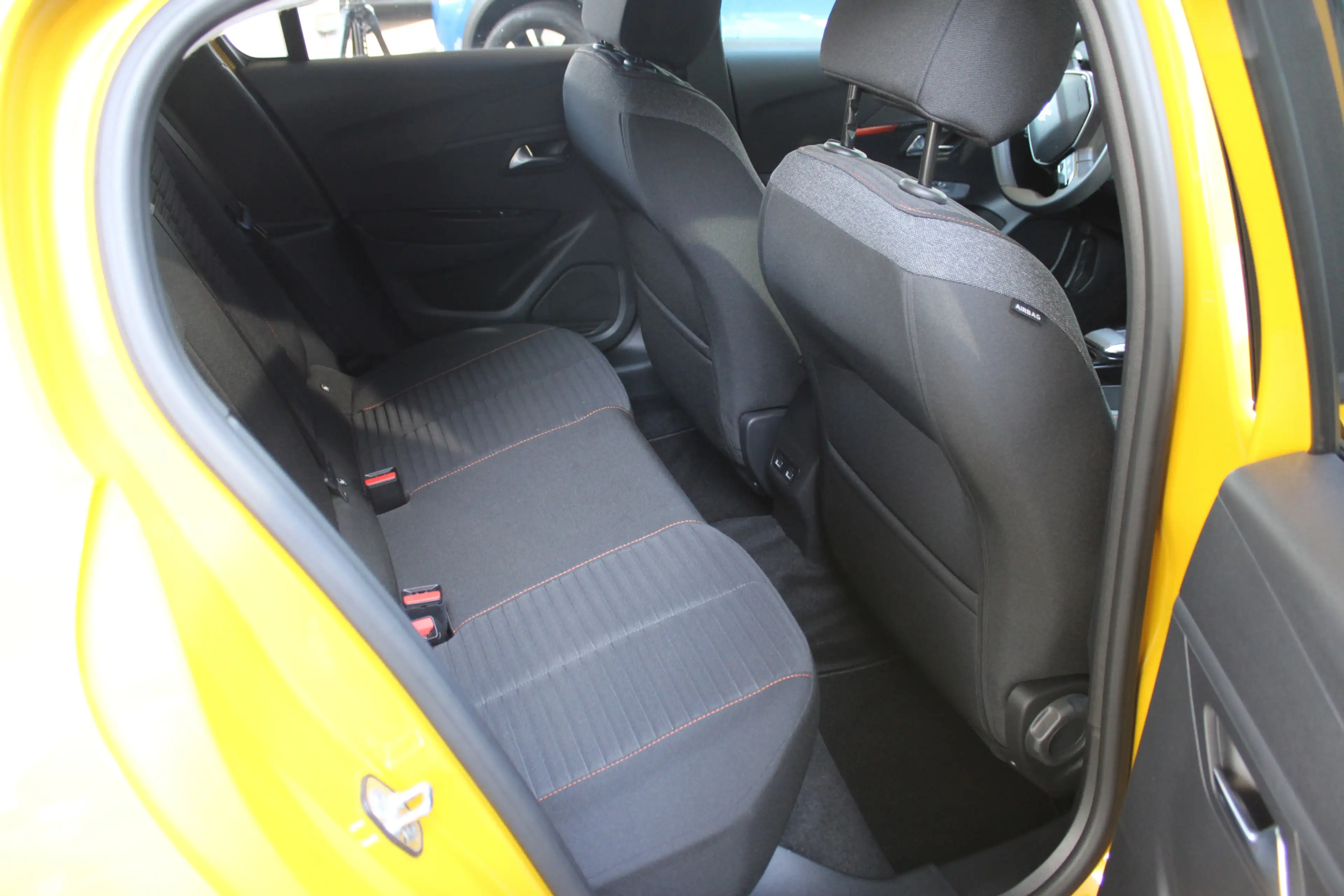 Peugeot e-208 EV Active Pack 50 kWh | PDC Achter — photo 38