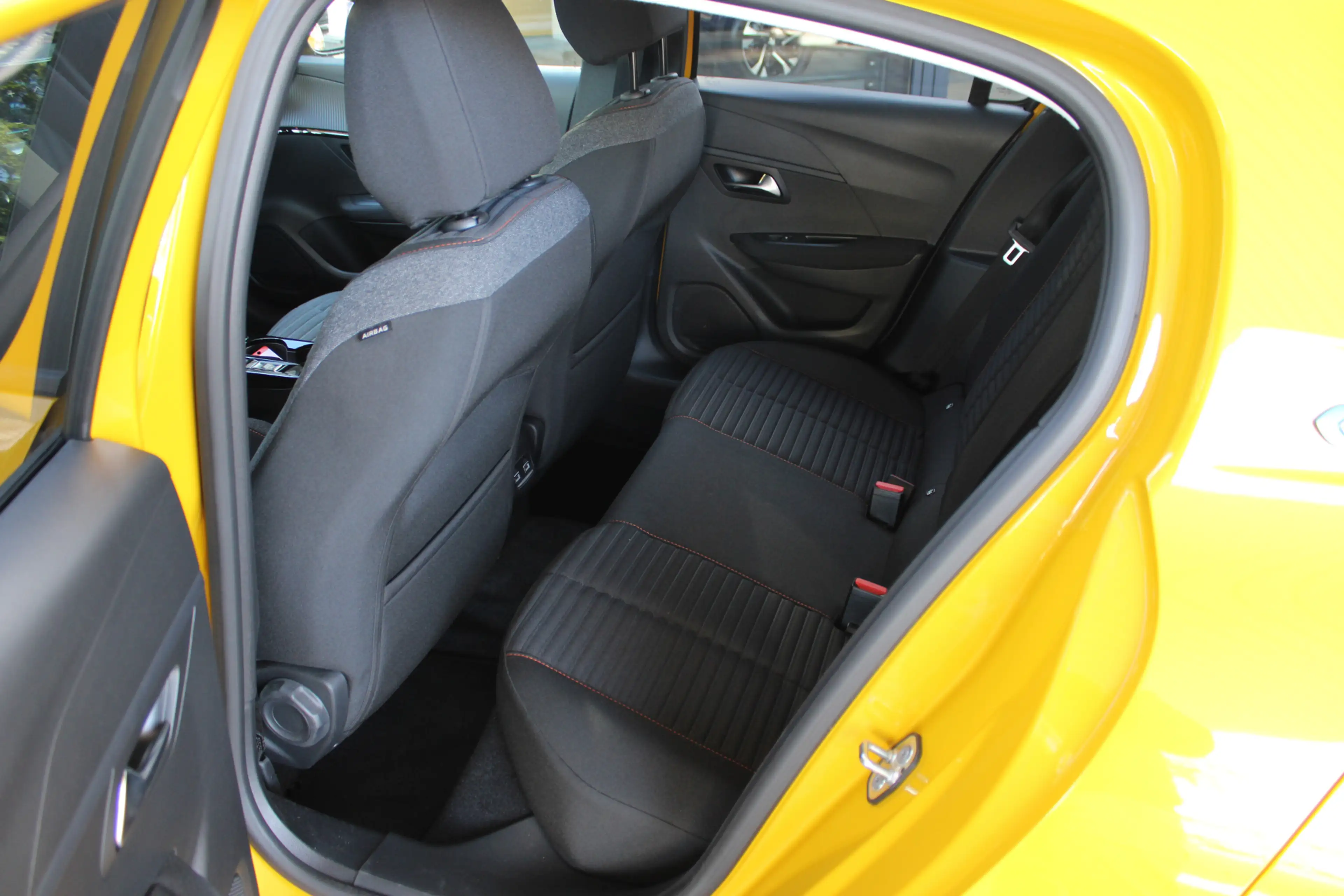 Peugeot e-208 EV Active Pack 50 kWh | PDC Achter — photo 30