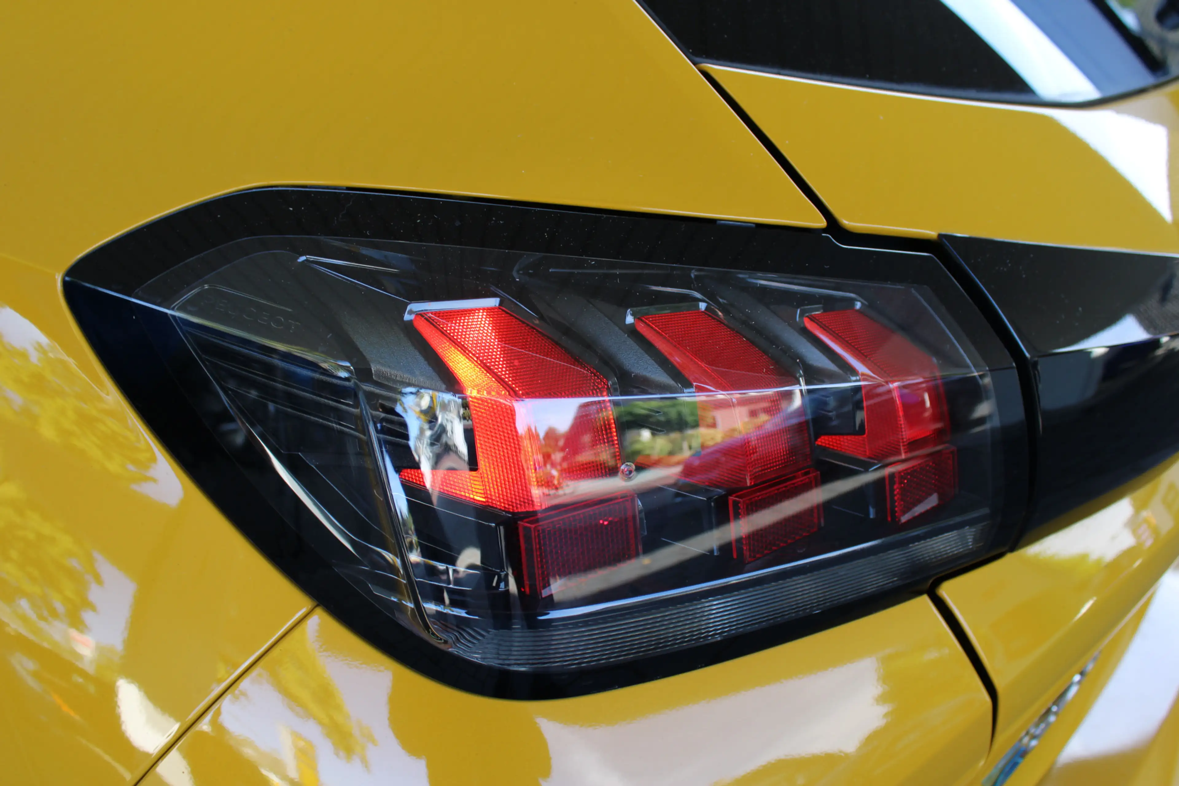 Peugeot e-208 EV Active Pack 50 kWh | PDC Achter — photo 35