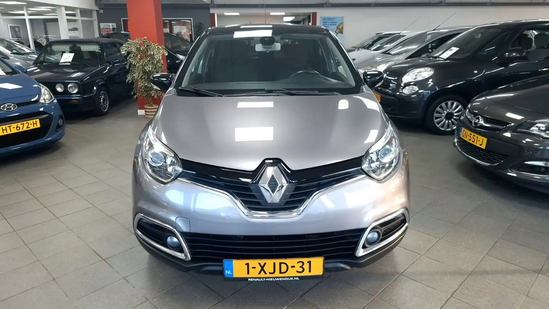 Renault Captur 0.9 TCe Dynamique Grijs - 2