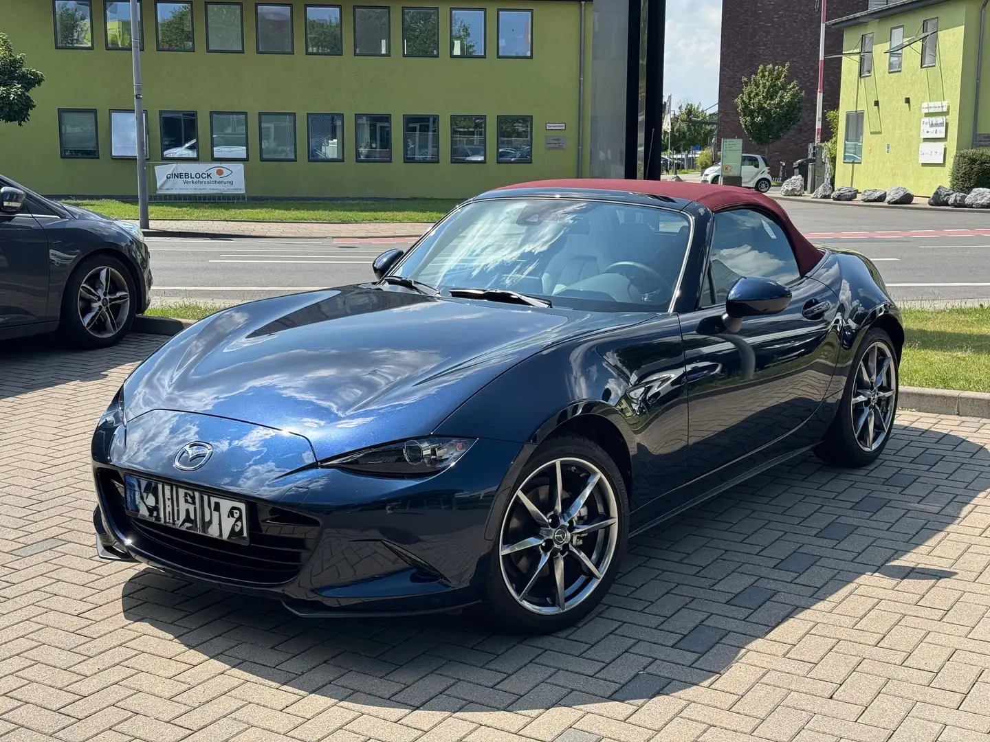 Mazda MX-5 MX-5 SKYACTIV-G 2.0 ADVANTAGE DESIGN Albastru - 1