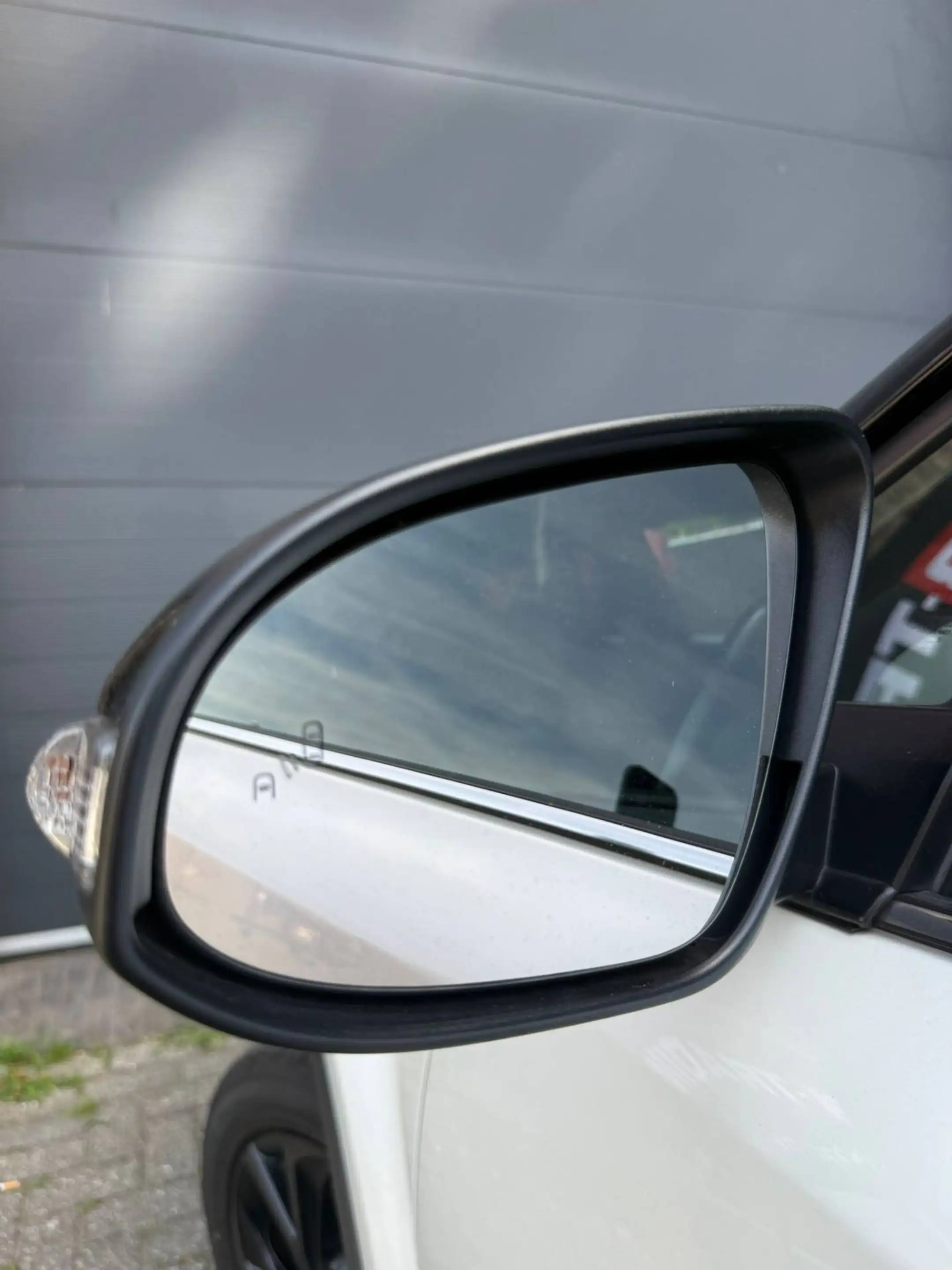 Toyota C-HR 1.8 Hybrid Dynamic AUTOMAAT-JBL-GROOTSCHERM-CHR-HY — photo 12