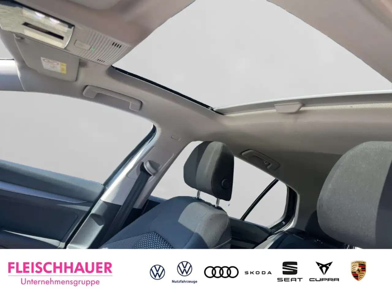 Volkswagen Golf VIII Active 2.0 TDI AHK Pano Matrix Kamera 21