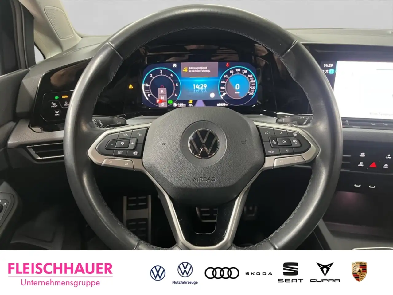 Volkswagen Golf VIII Active 2.0 TDI AHK Pano Matrix Kamera 11