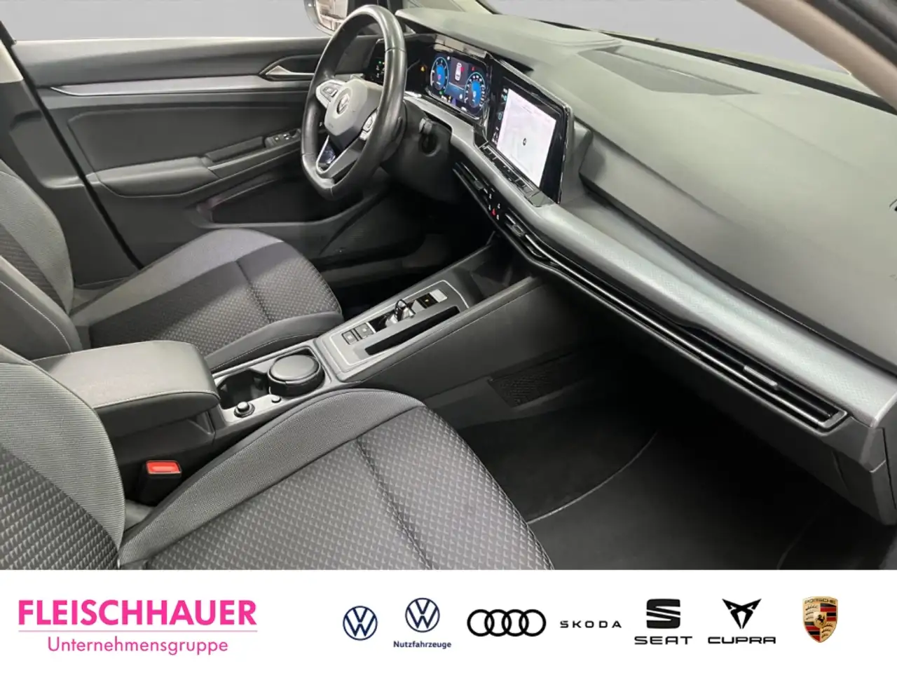 Volkswagen Golf VIII Active 2.0 TDI AHK Pano Matrix Kamera 20