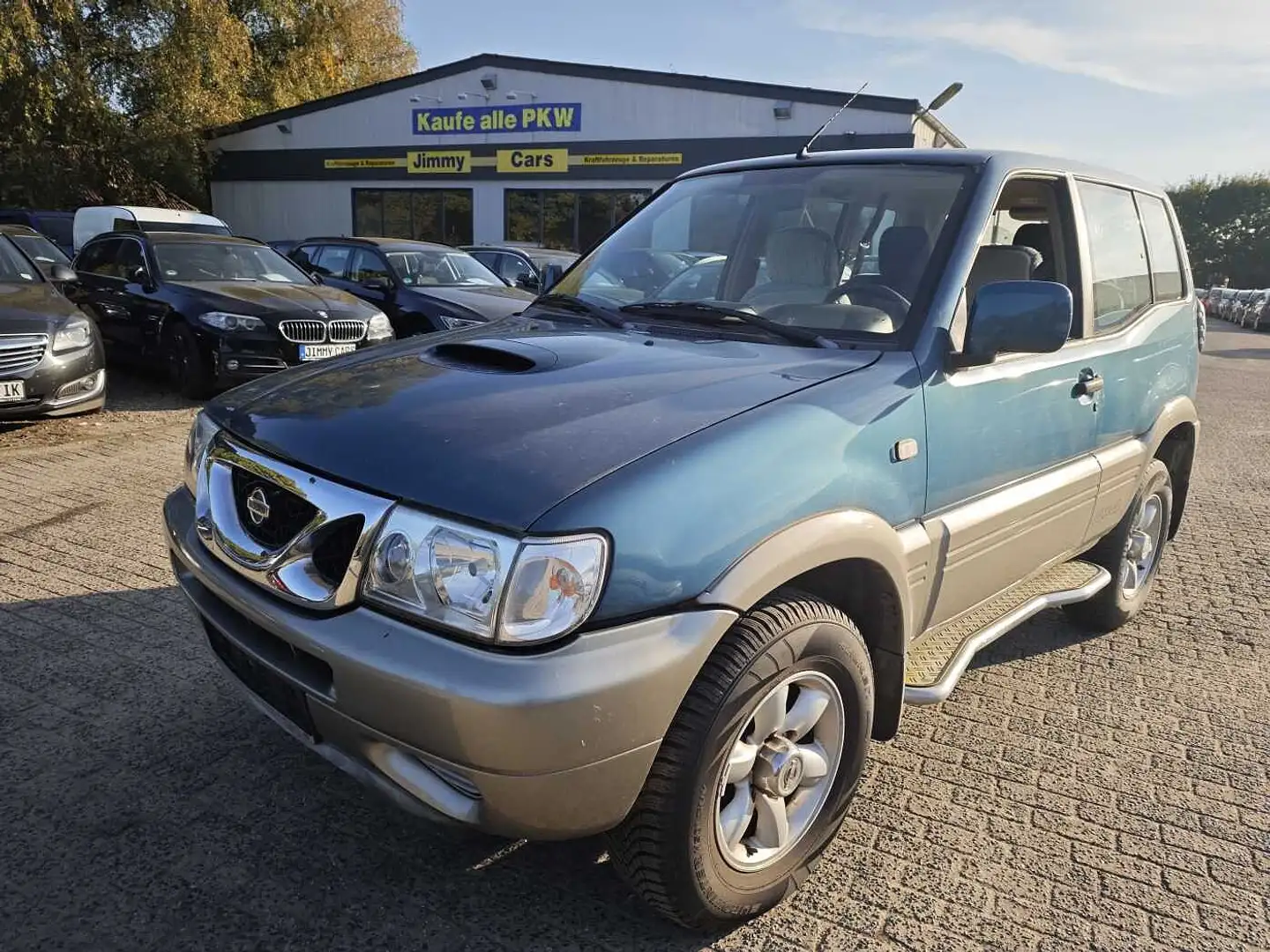 Nissan Terrano II 2.7 Grün - 1