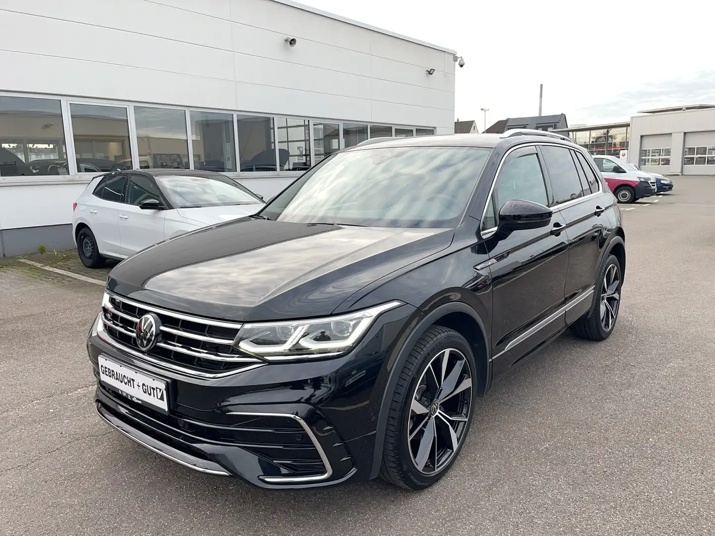 Volkswagen Tiguan R-Line 1.5 TSI DSG Matrix Navi Kamera Schwarz - 1
