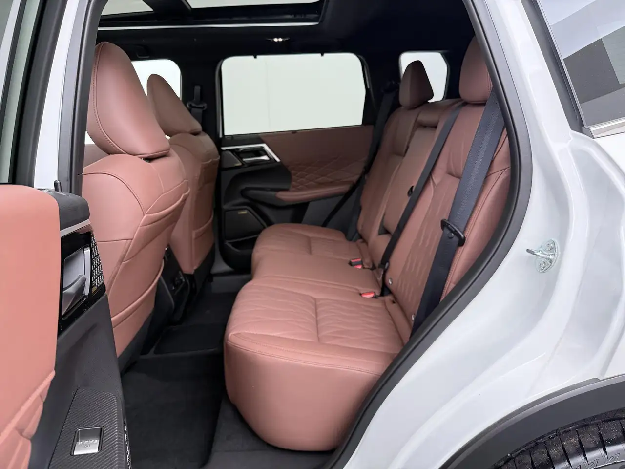 Mitsubishi Outlander 2026 — фото 14