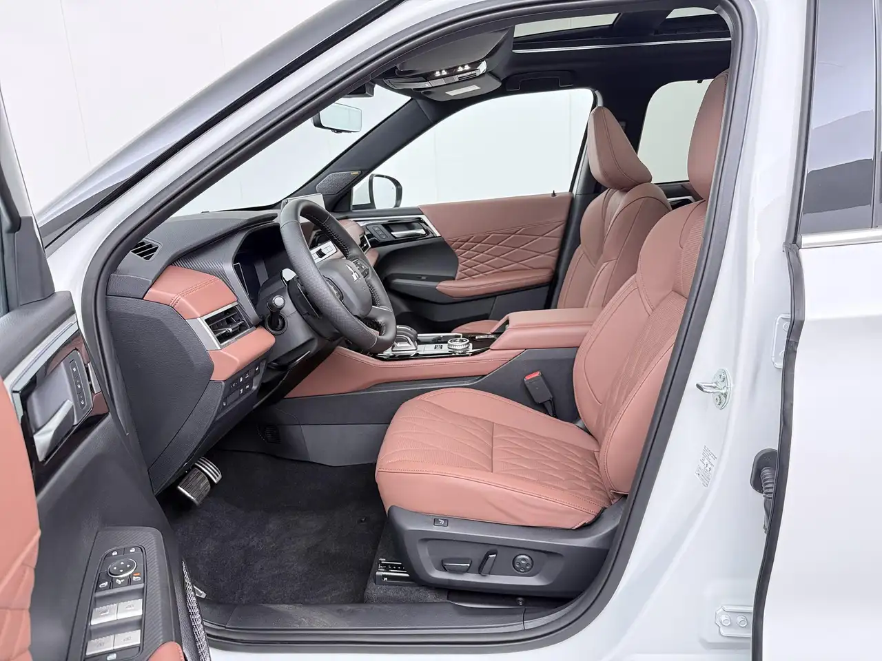 Mitsubishi Outlander 2026 — фото 13