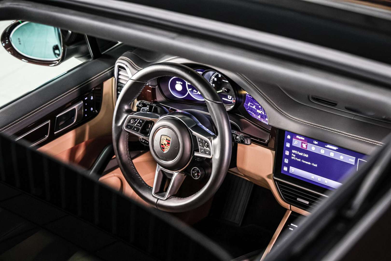 Porsche Cayenne E-Hybrid Platinum Edition - 2022 - Joinsteer - #36