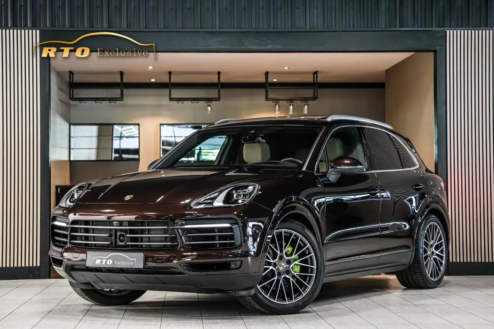 Porsche Cayenne 3.0 E-Hybrid Platinum Edition|Innodrive|Pano Bruin - 1