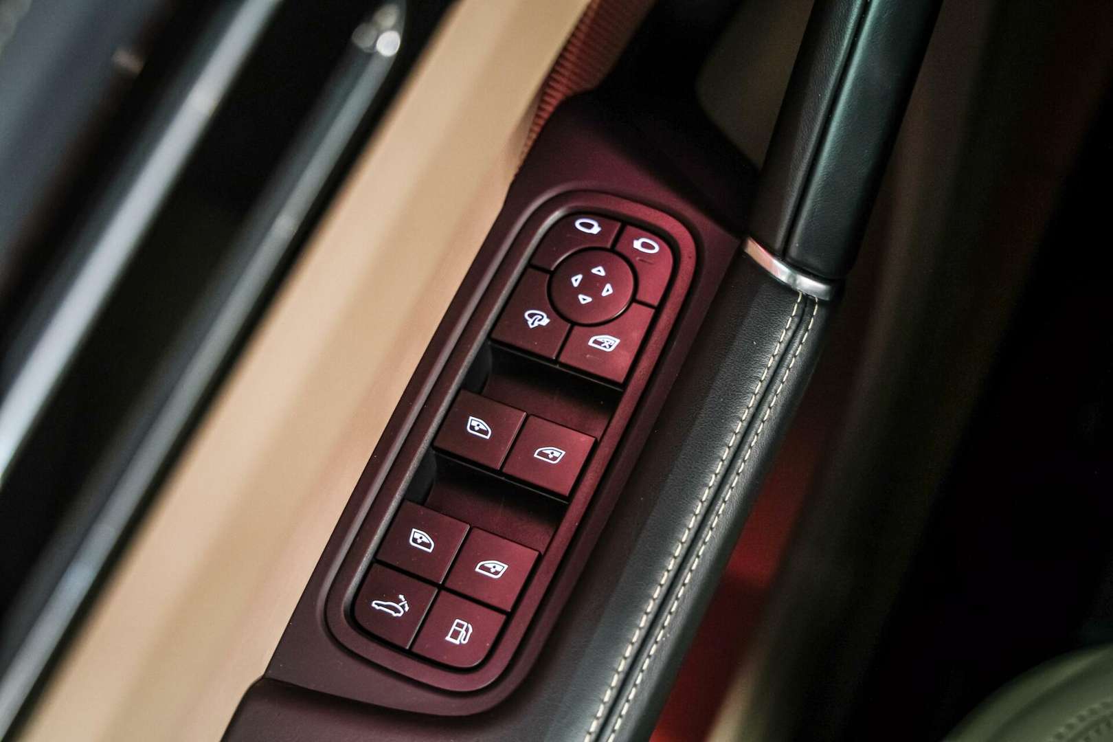 Porsche Cayenne E-Hybrid Platinum Edition - 2022 - Joinsteer - #41