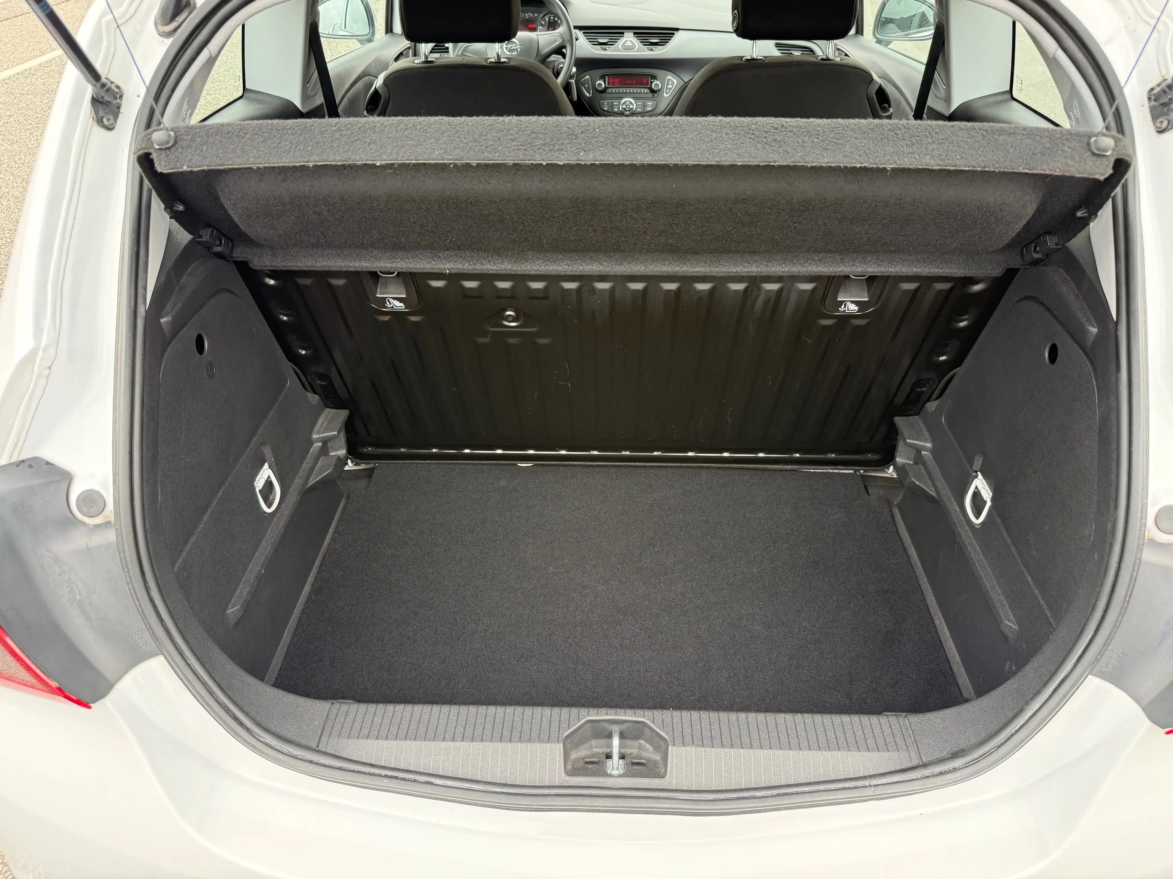 Opel Corsa E — photo 10