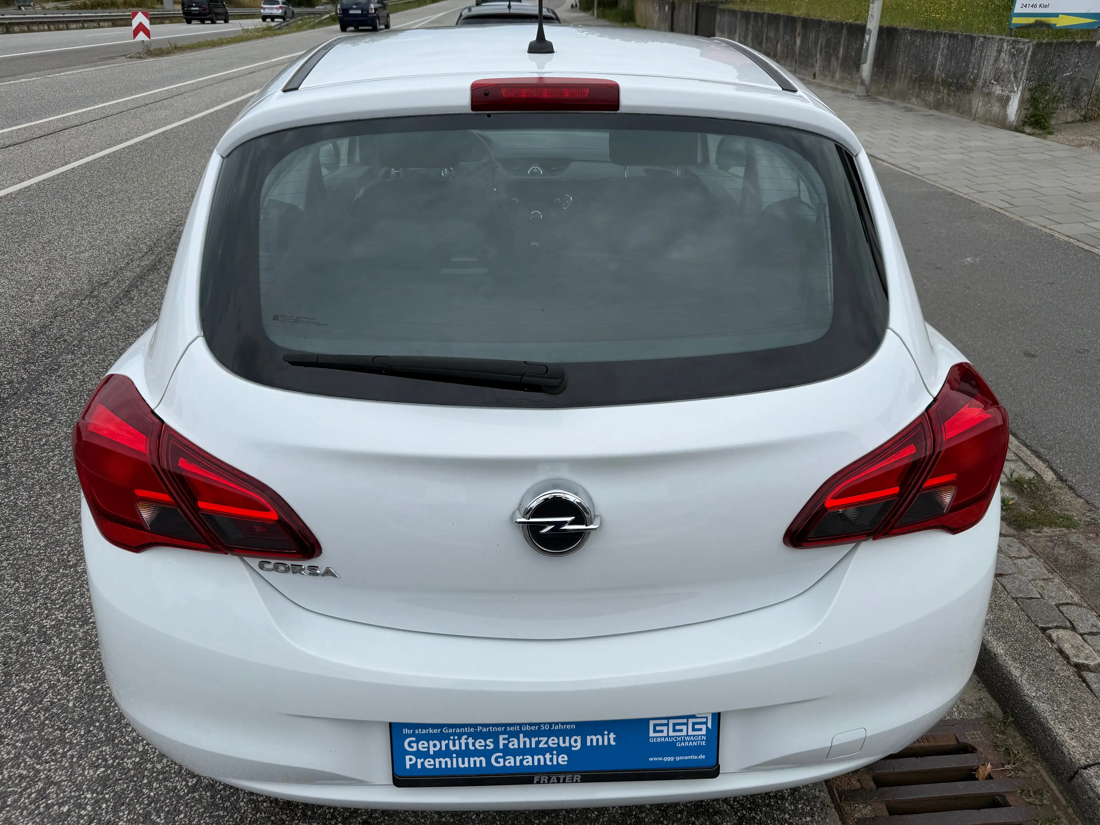 Opel Corsa E — photo 11