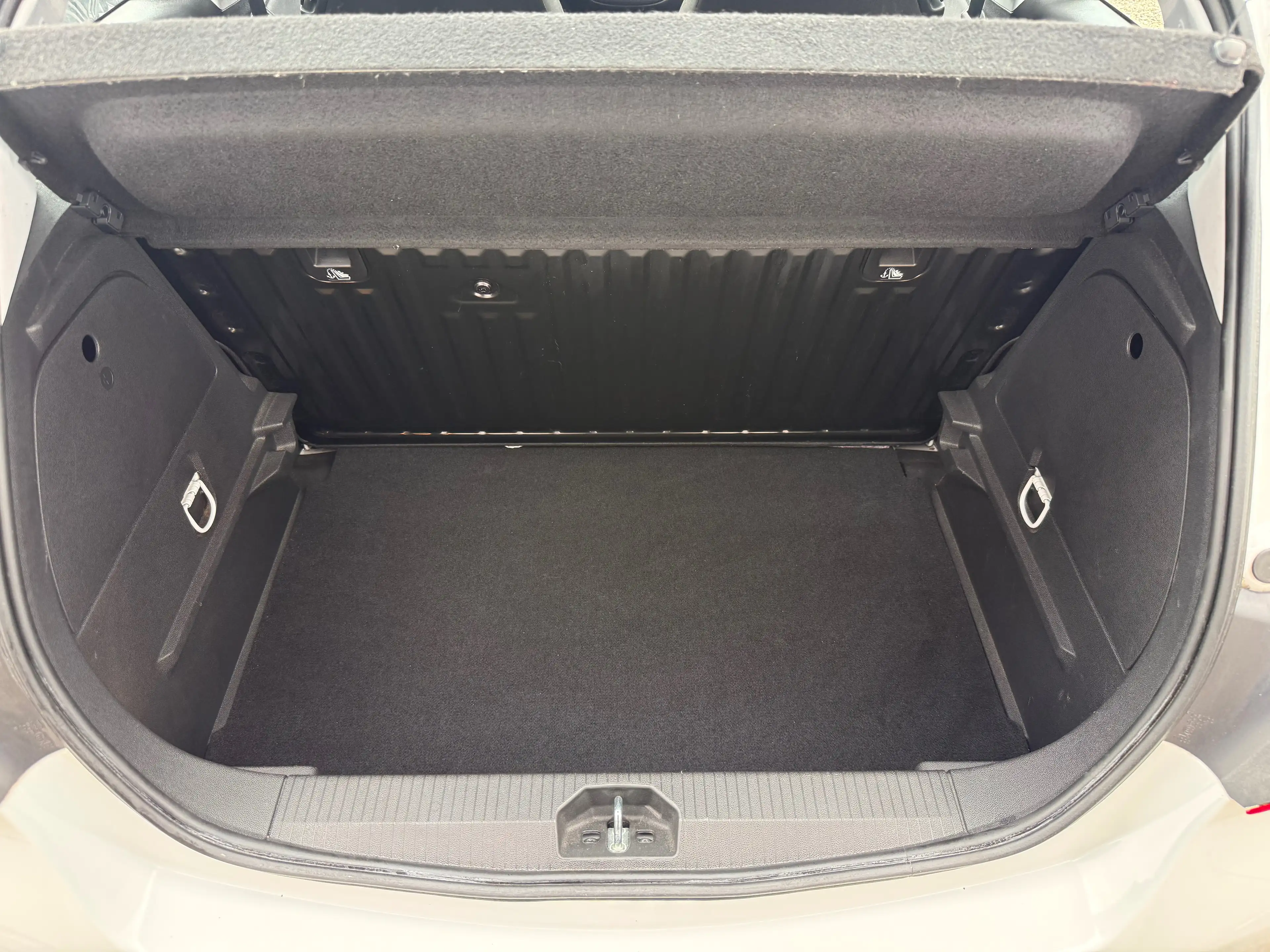 Opel Corsa E — photo 15