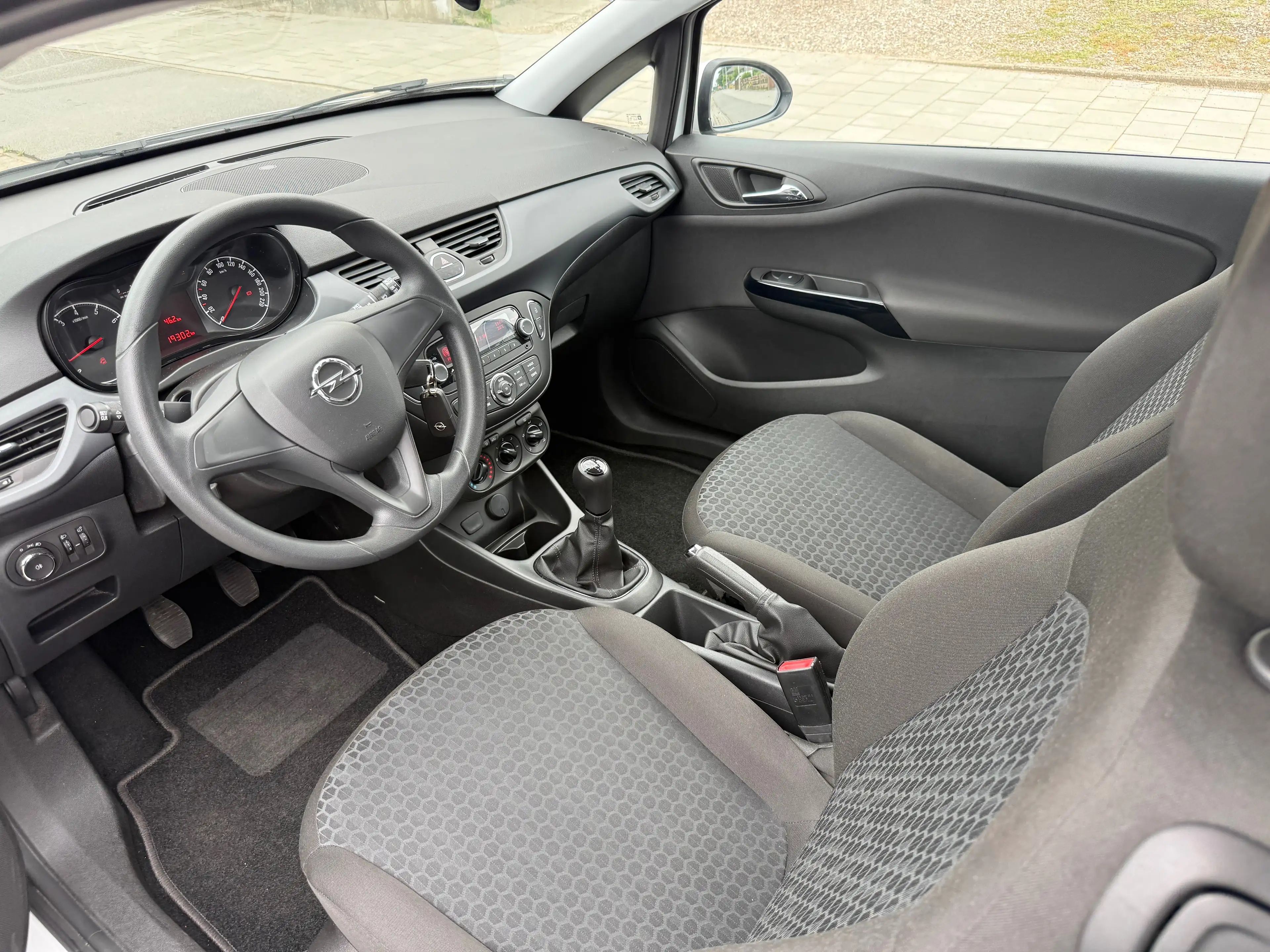 Opel Corsa E — photo 4