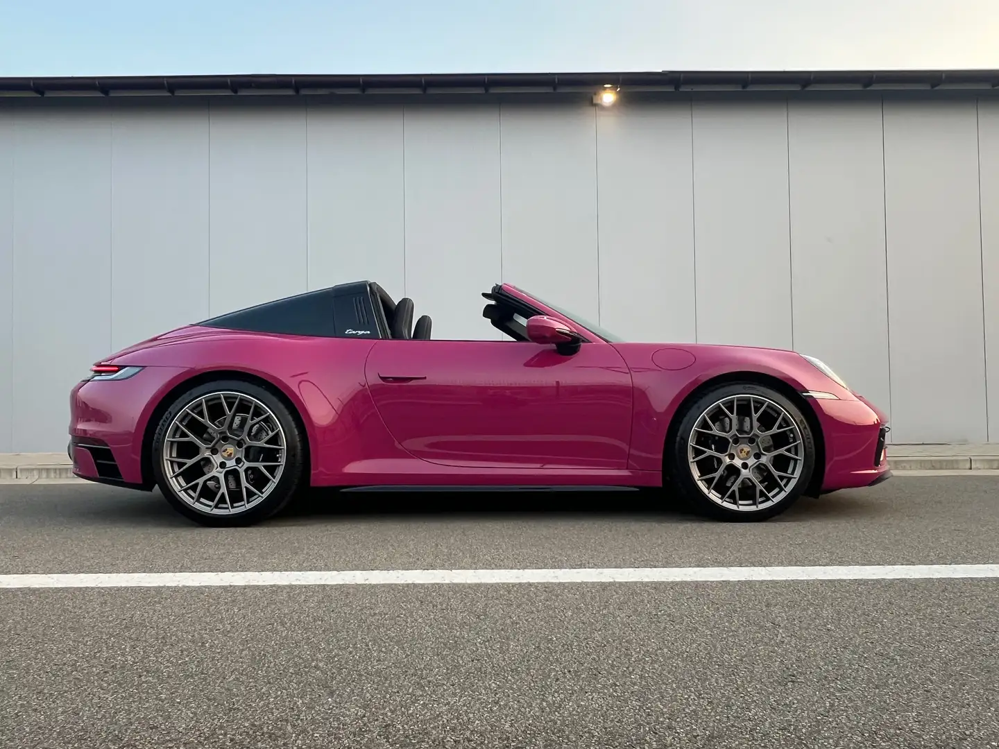 Porsche 992 TARGA 4S - 450 cv - Ruby Star Neo Rood - 2