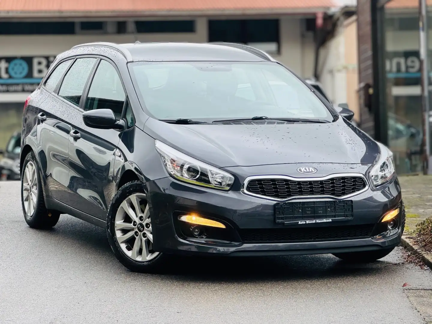 Kia Ceed SW / cee'd SW 1. Hand Schwarz - 1