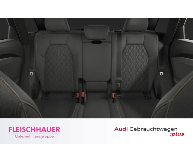 Audi Q5 view 10