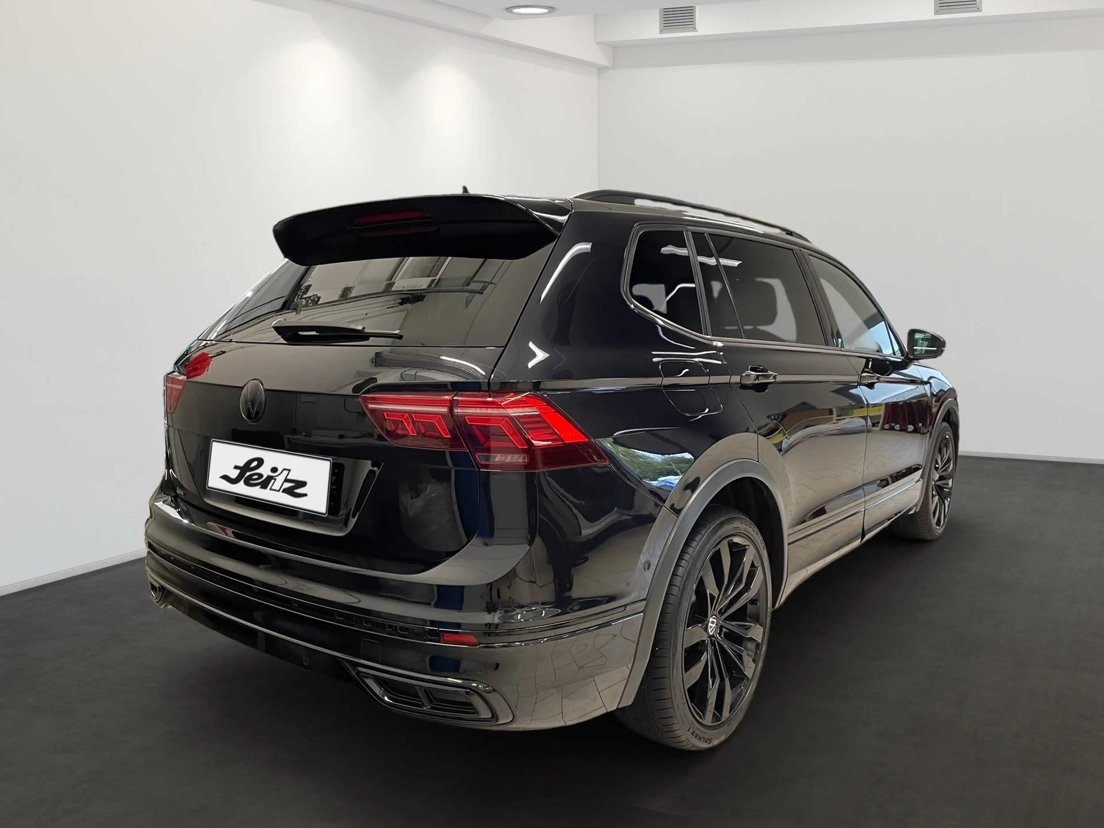Volkswagen Tiguan Allspace 2.0 TDI 4M R-Line *7S*AHK*MATRIX* — photo 6