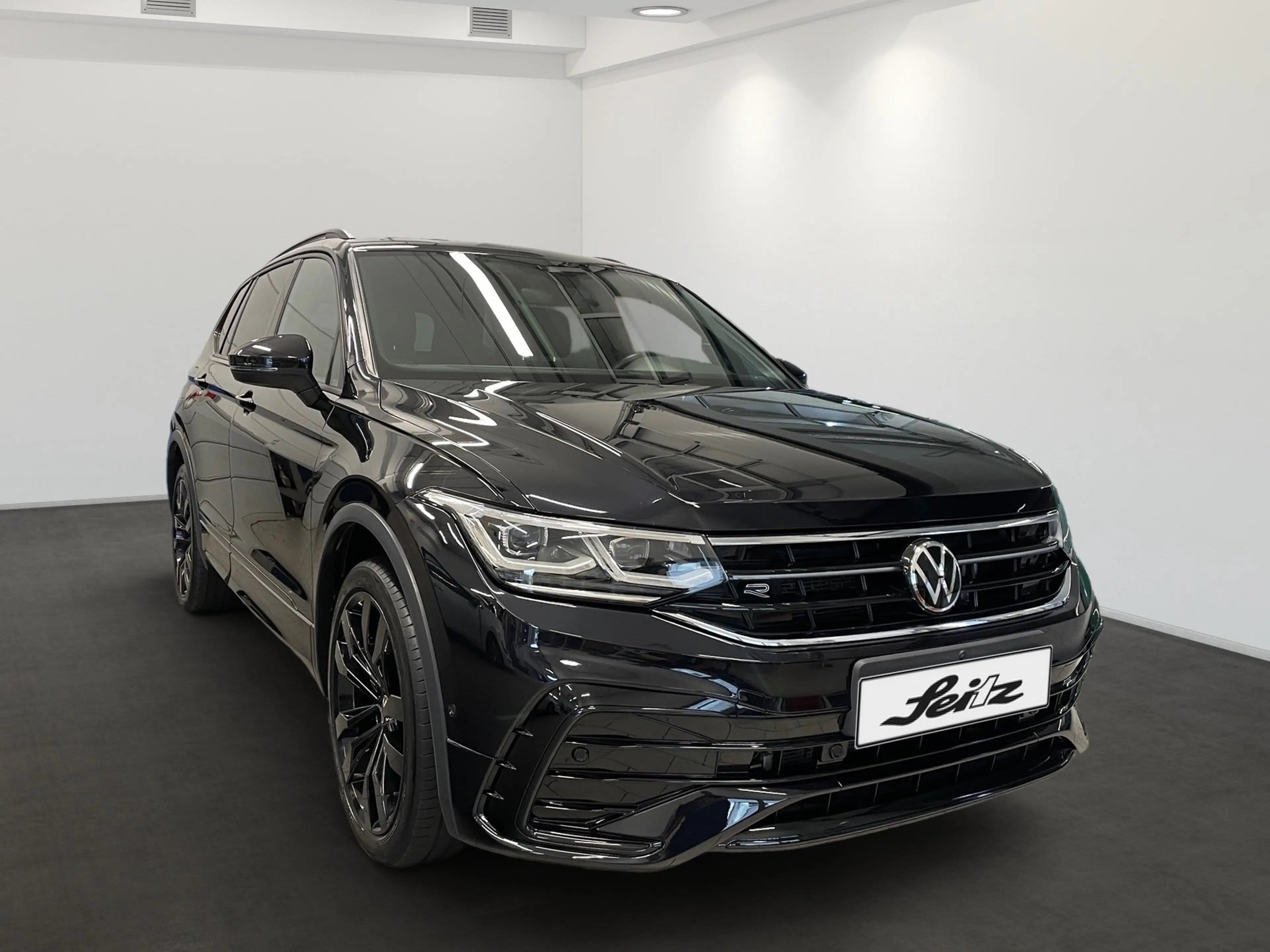 Volkswagen Tiguan Allspace 2.0 TDI 4M R-Line *7S*AHK*MATRIX* — photo 3