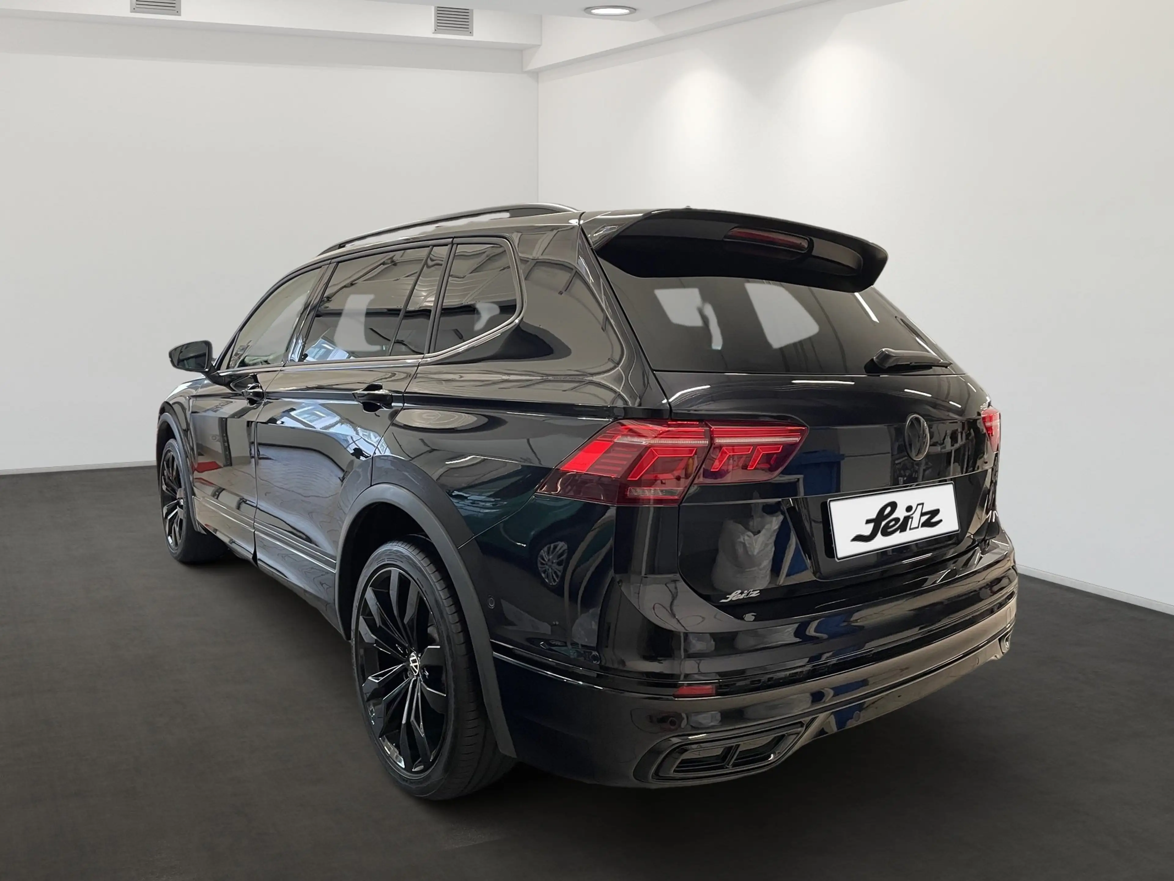 Volkswagen Tiguan Allspace 2.0 TDI 4M R-Line *7S*AHK*MATRIX* — photo 5