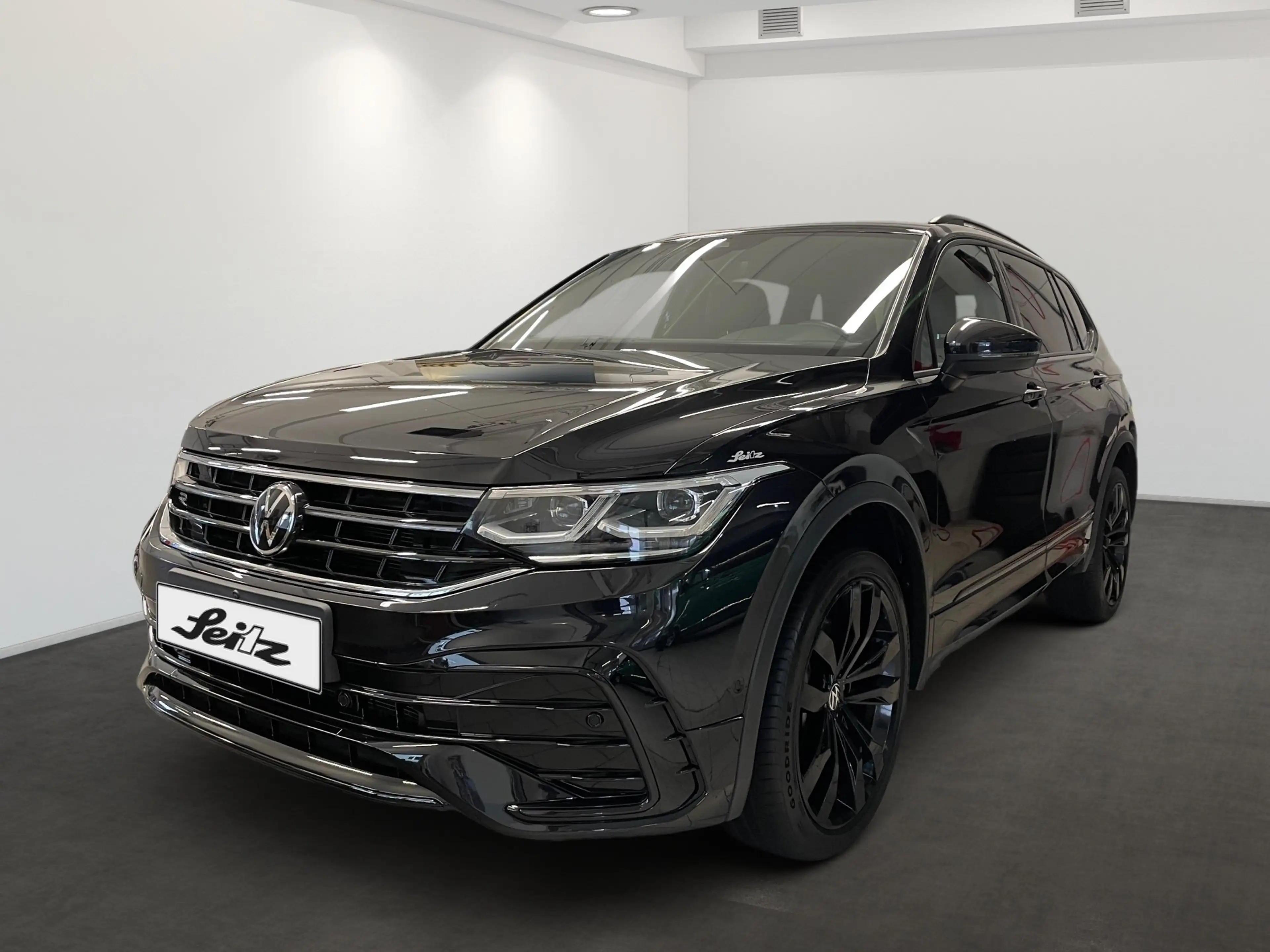 Volkswagen Tiguan Allspace 2.0 TDI 4M R-Line *7S*AHK*MATRIX* — photo 2