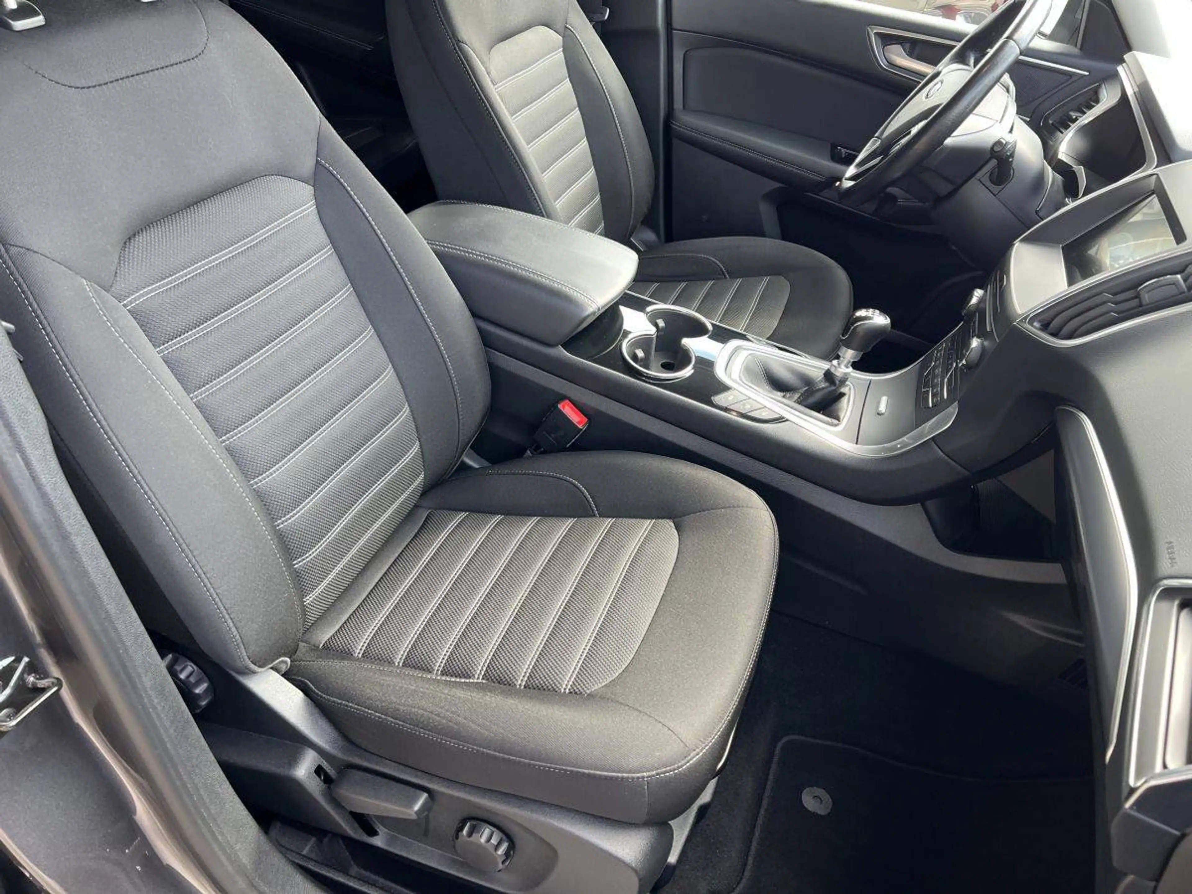 Ford Galaxy 1.5 EcoBoost Titanium *sehr gepflegter Zustand* 2.Hand* — photo 12