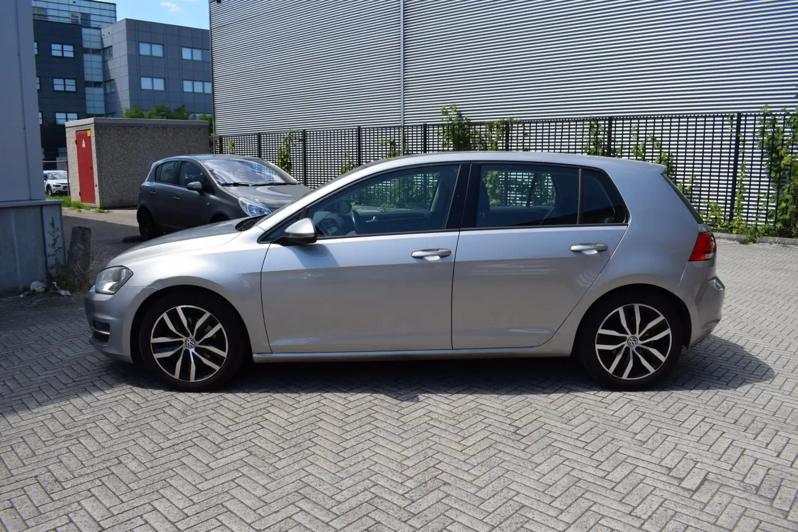 Volkswagen Golf 1.4 TSI ACT Highline Automaat 12 mnd GARANTIE 1e E Grijs - 2