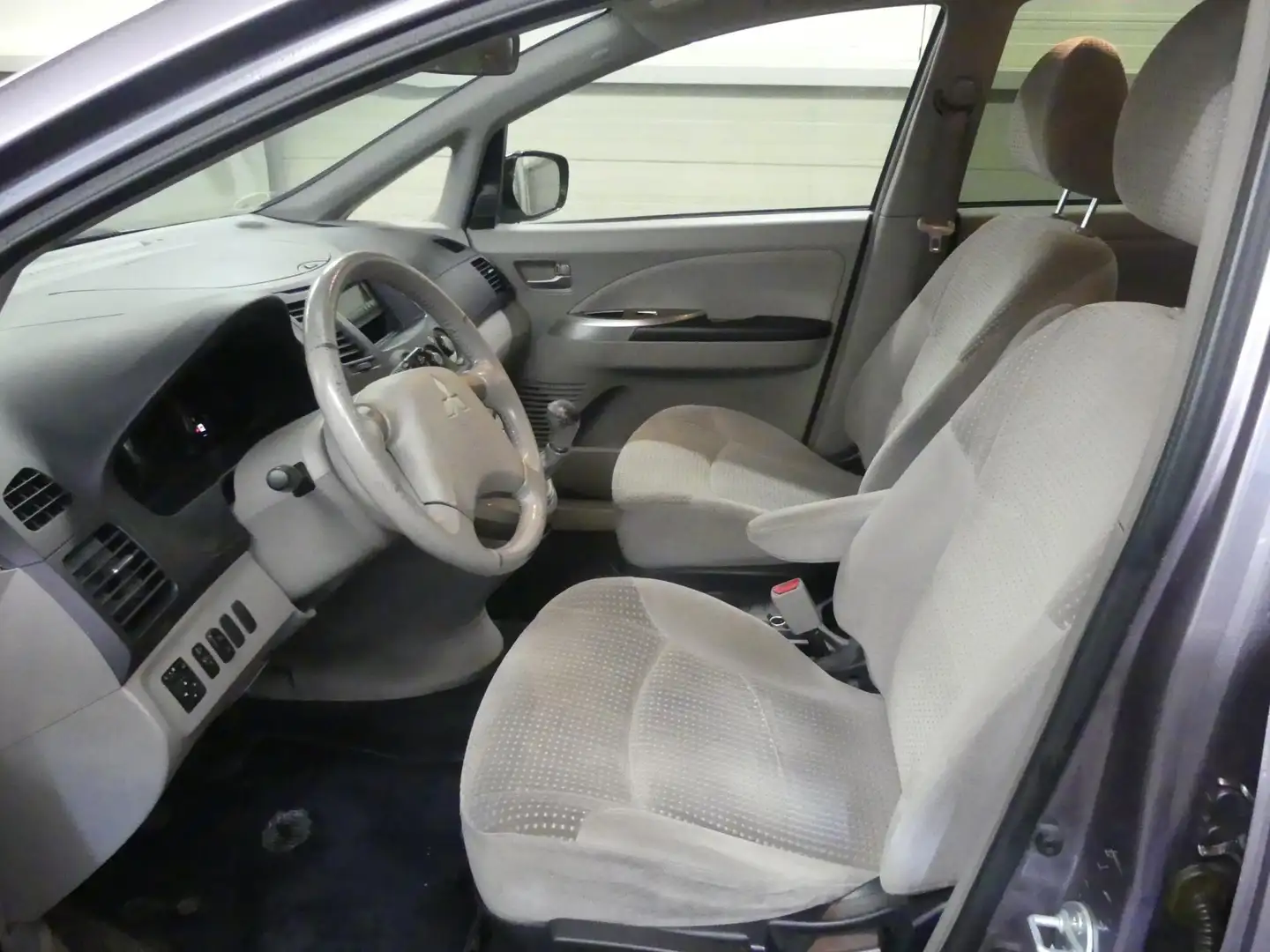 Mitsubishi Grandis 2.4-16V Intense - 6 persoons - Trekhaak - Cruise C Rot - 2